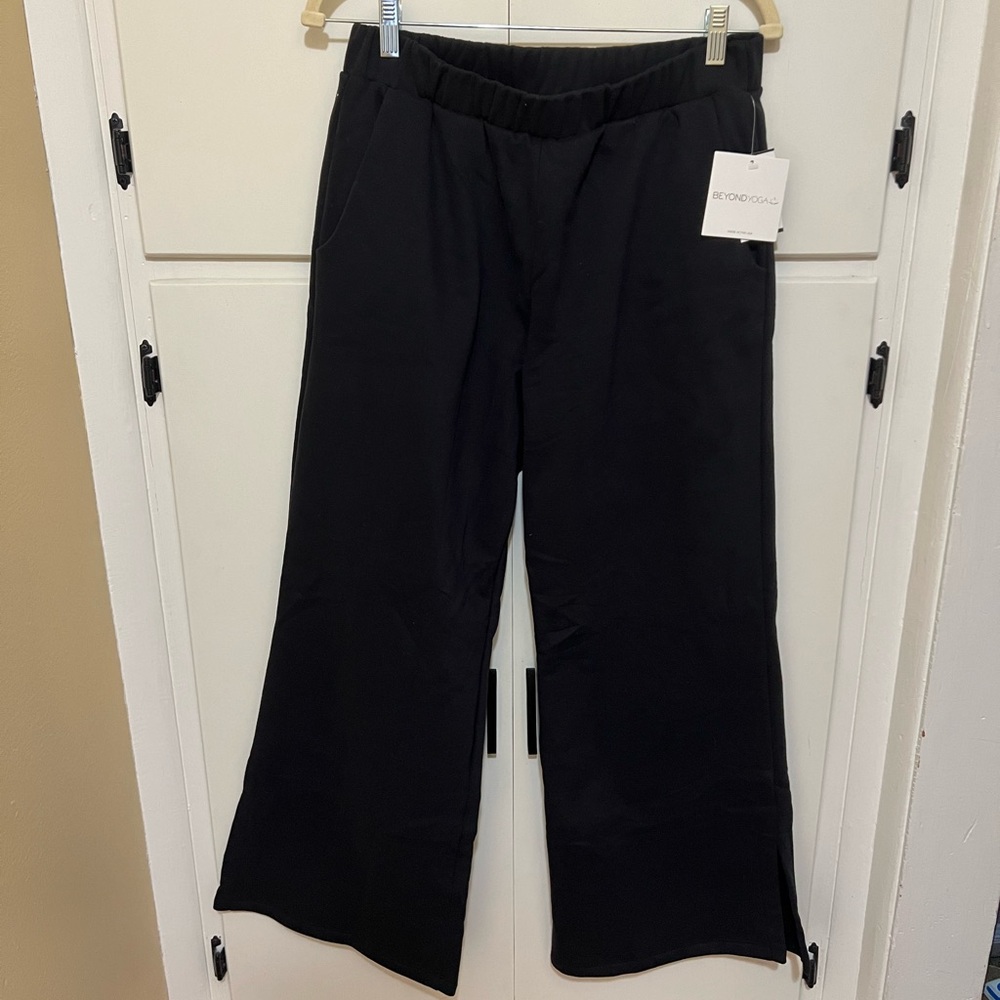 NWT ✨ Beyond Yoga Luxefleece Wide Leg Pant Sz Medium